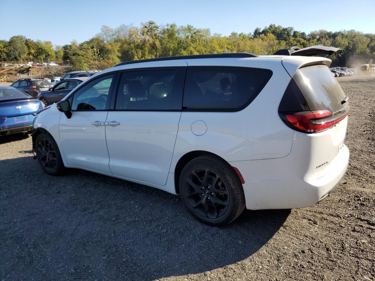 2024 Chrysler Pacifica Touring L - Фото 2
