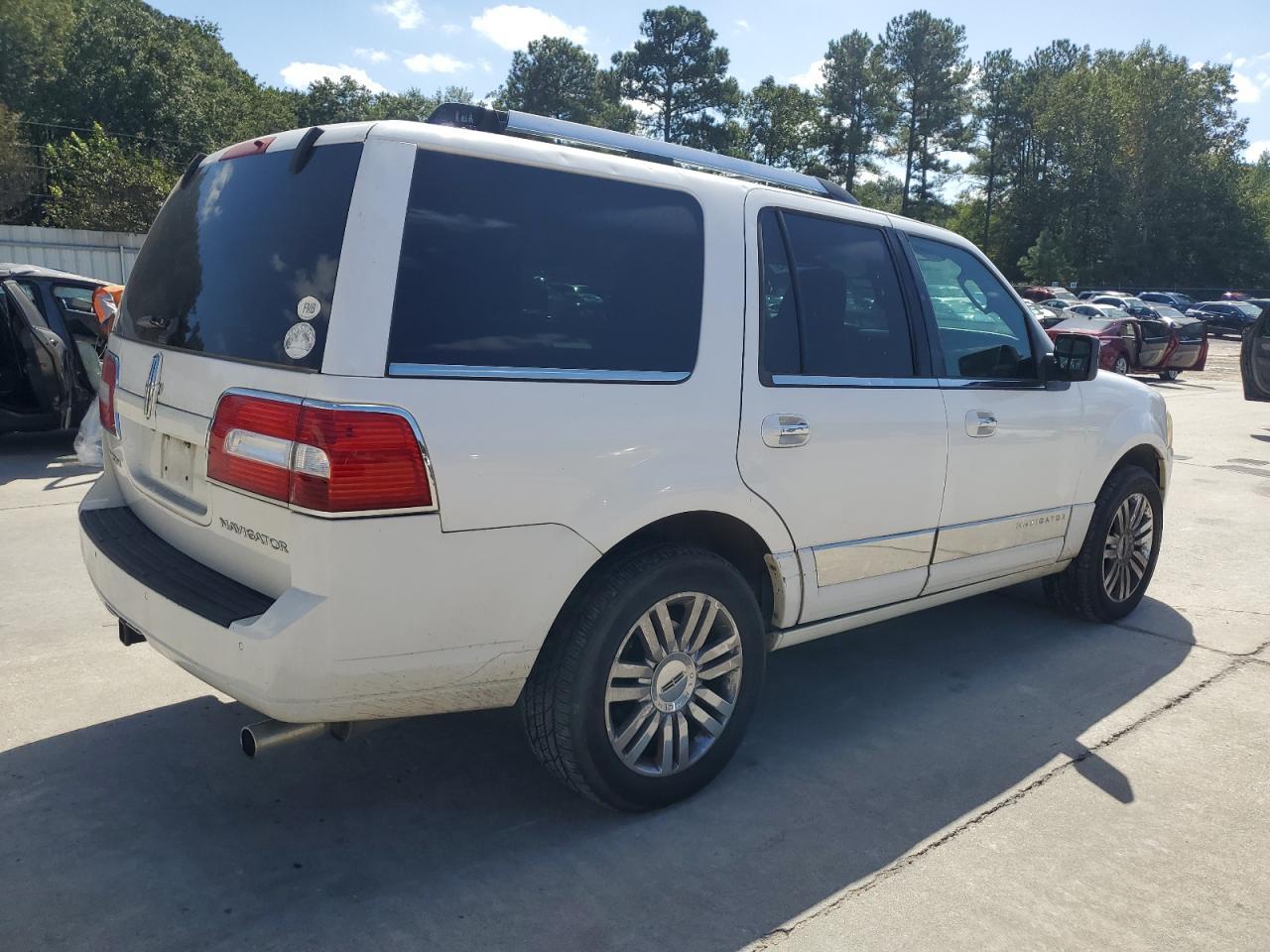 2009 Lincoln Navigator - Image 3