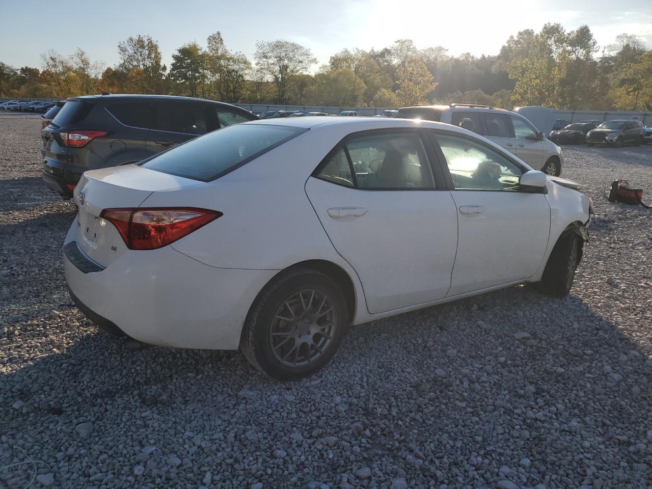 2017 Toyota Corolla L - Фото 3