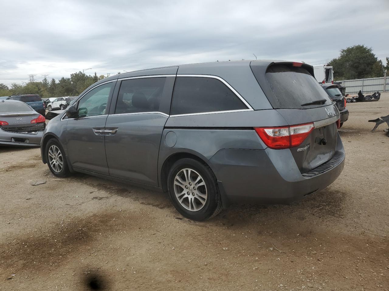 2011 Honda Odyssey Ex - Image 2