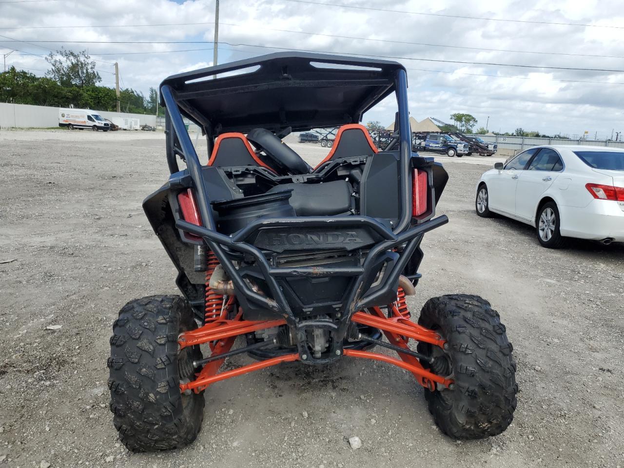 2023 Honda Talon 1000R Utility Vehicle - Фото 6