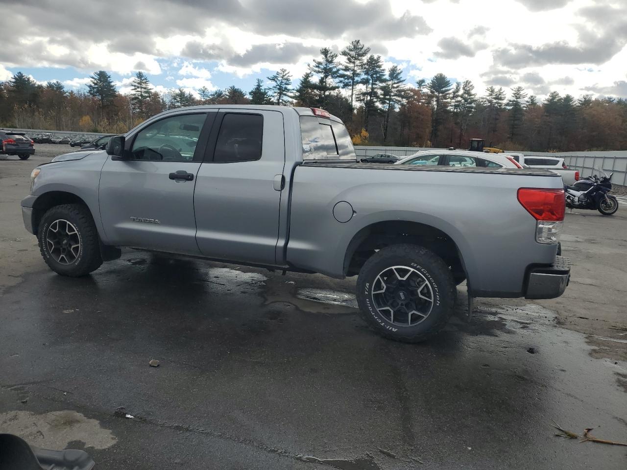 2011 Toyota Tundra Double Cab Sr5 - Фото 2