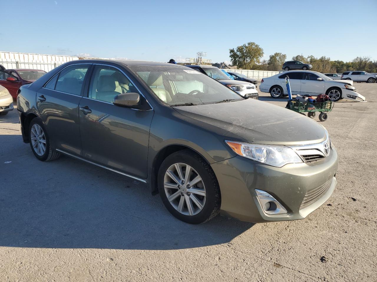 2013 Toyota Camry L - Фото 4