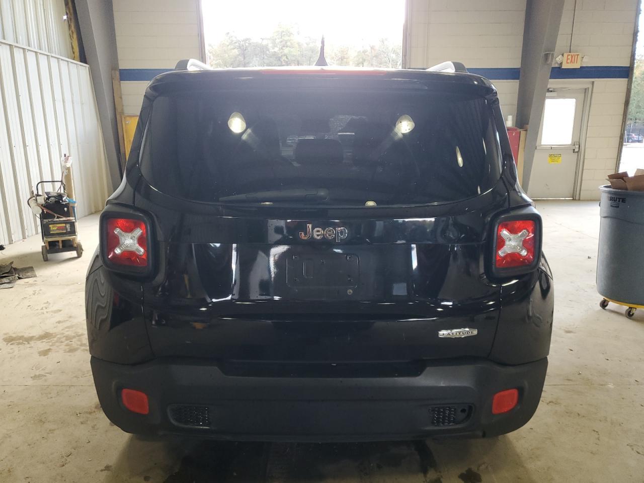 2017 Jeep Renegade Latitude - Фото 6