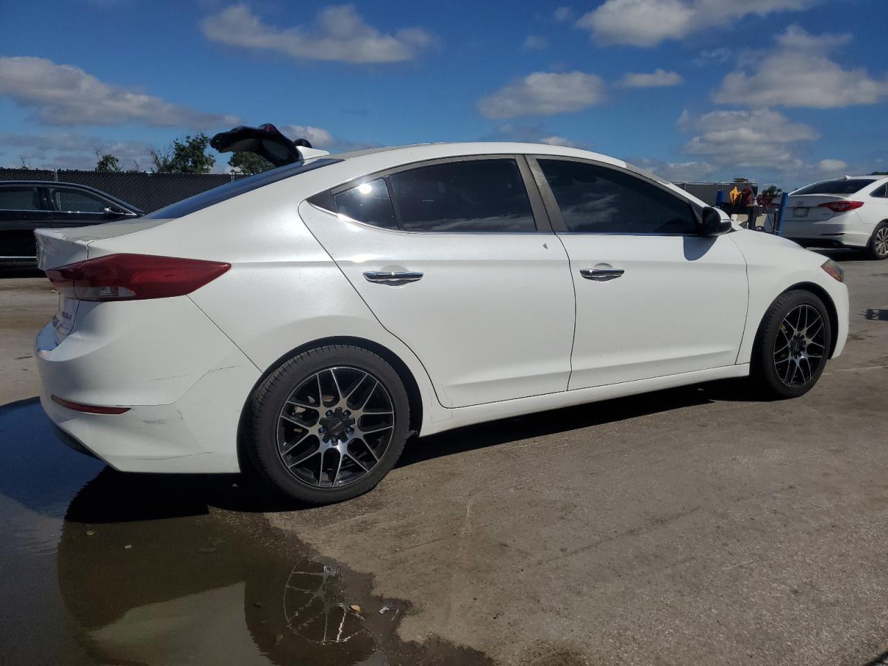2017 Hyundai Elantra Se - Фото 3