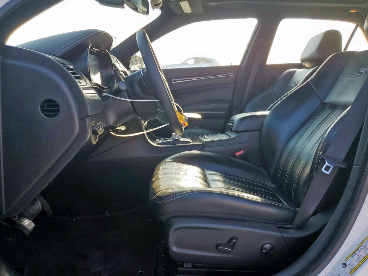 2022 Chrysler 300 S - Фото 7