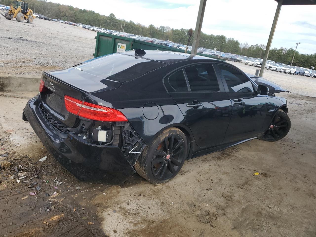 2018 Jaguar Xe R - Sport - Фото 3