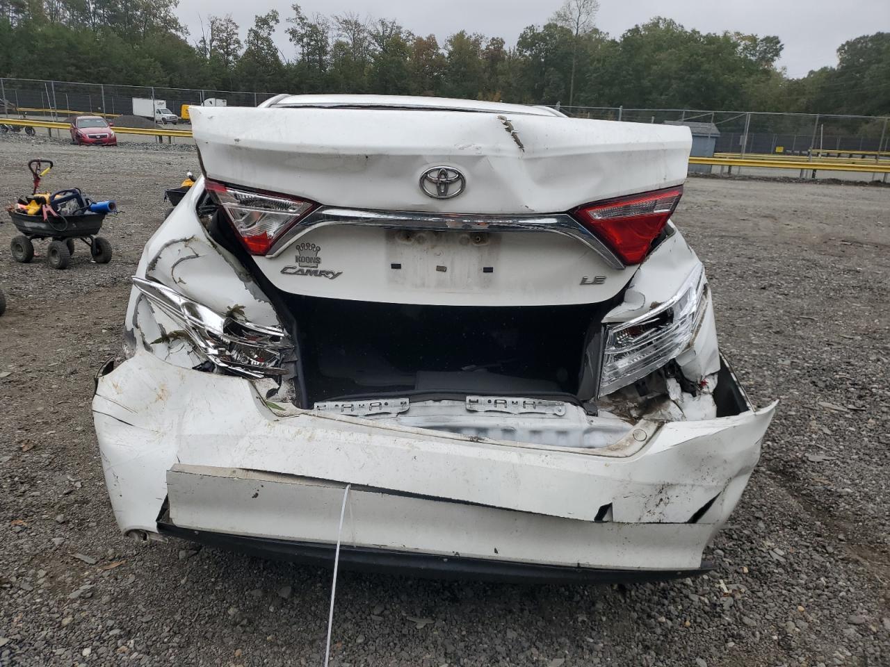 2015 Toyota Camry Le - Image 6