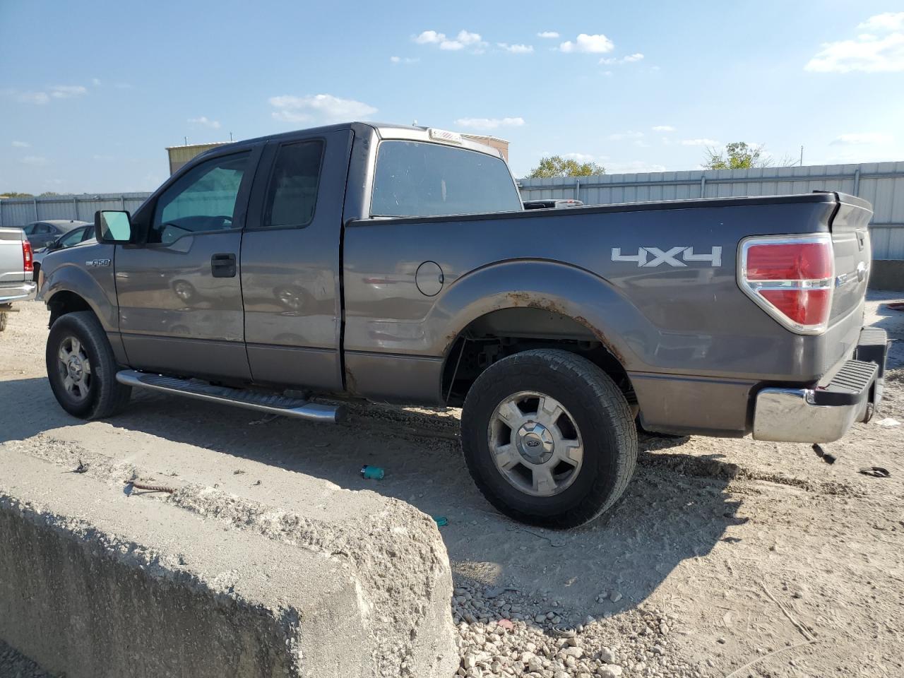 2010 Ford F150 Super Cab - Фото 2