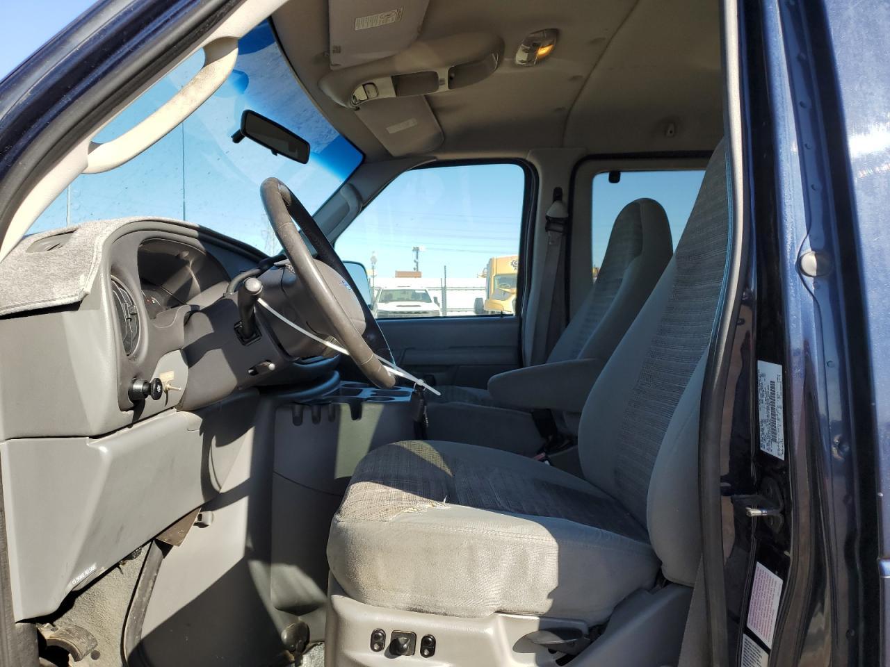 2003 Ford Econoline E150 Wagon - Image 7