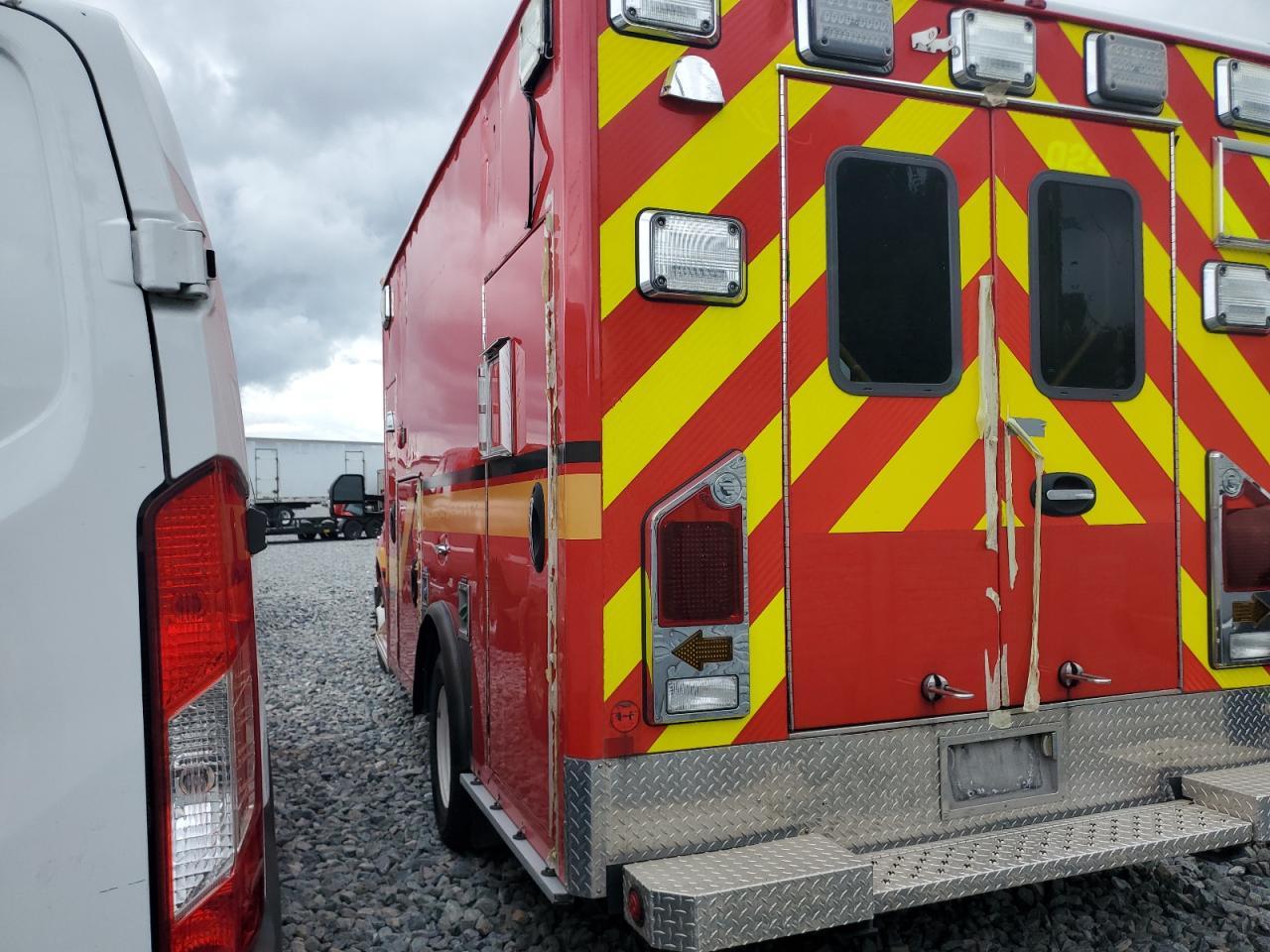 2019 Ford F350 Super Duty - Фото 2