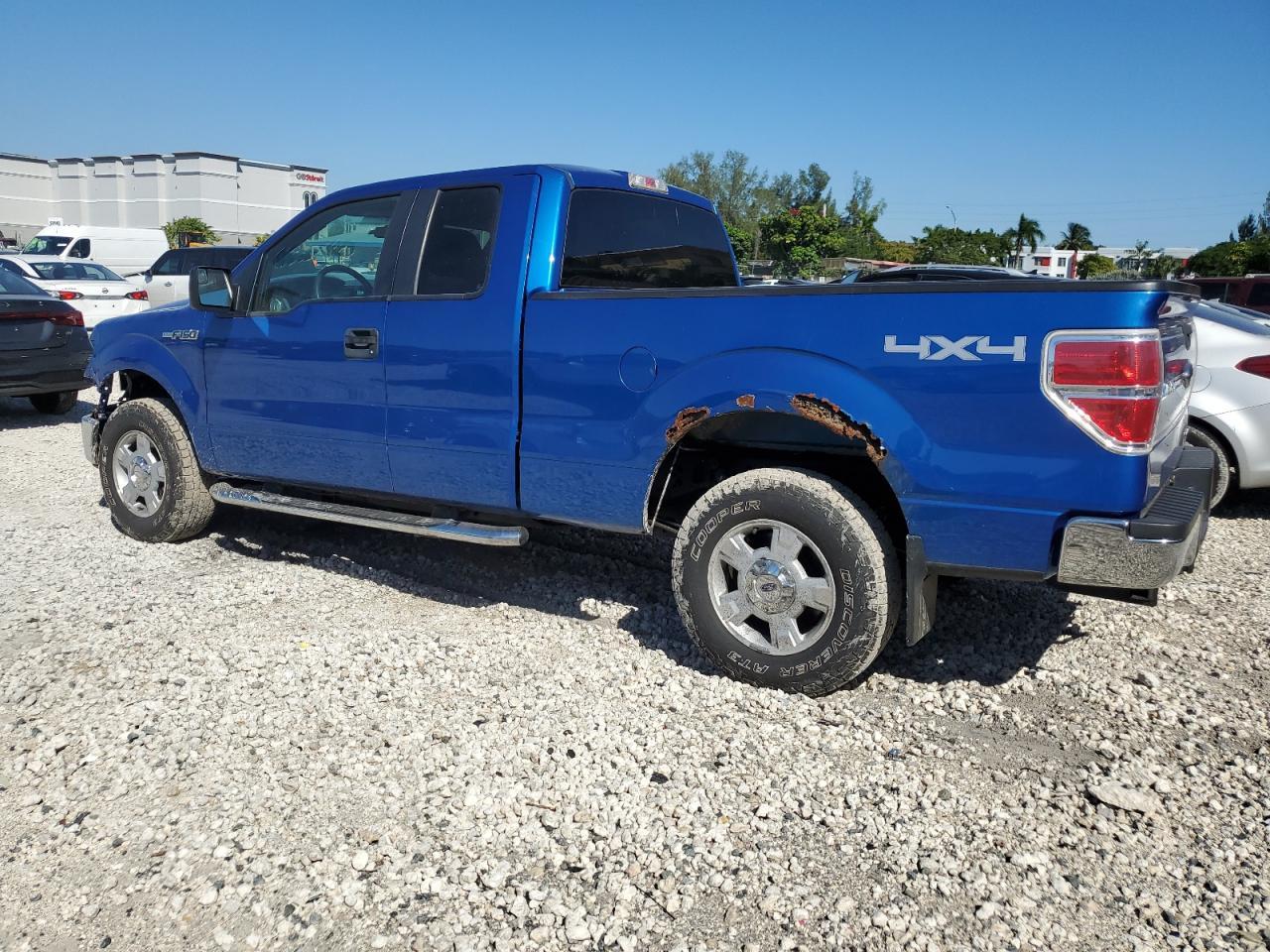 2013 Ford F150 Super Cab - Фото 2