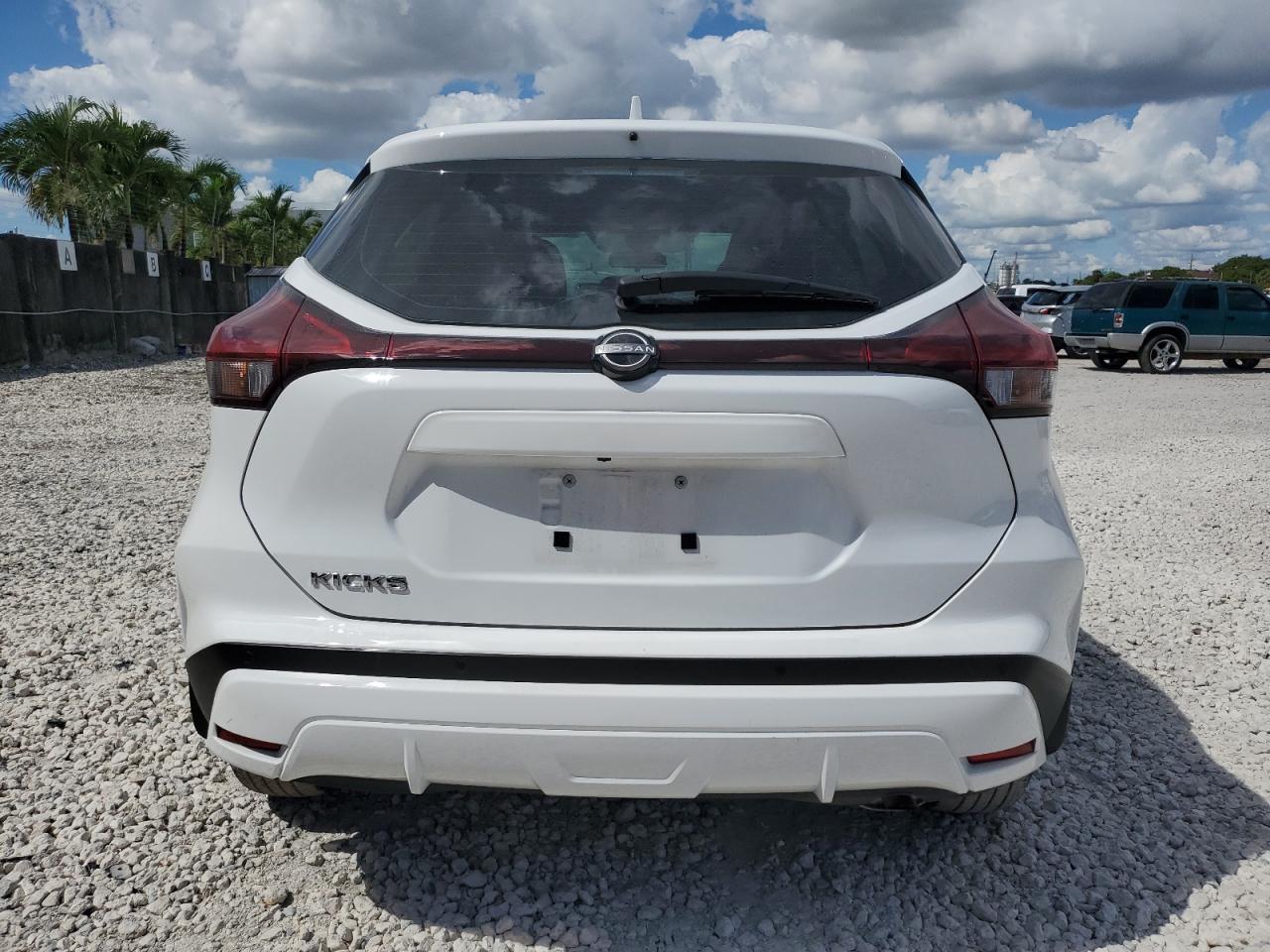 2023 Nissan Kicks S - Image 6