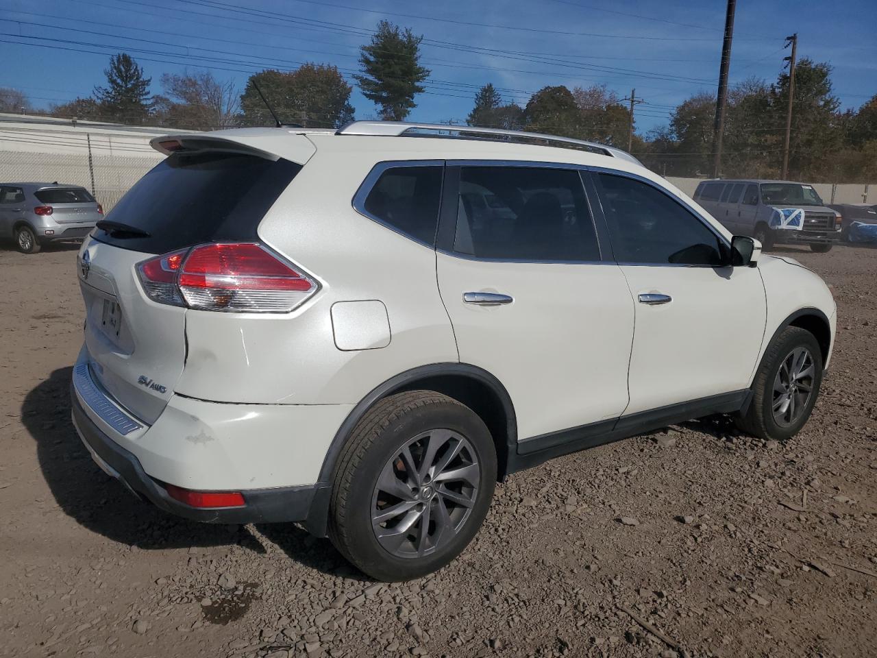 2016 Nissan Rogue S - Фото 3