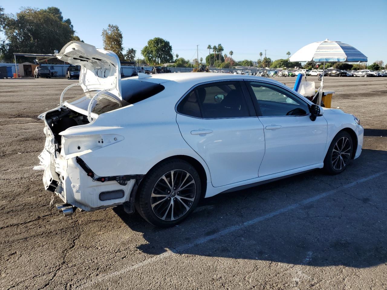 2019 Toyota Camry L - Фото 3