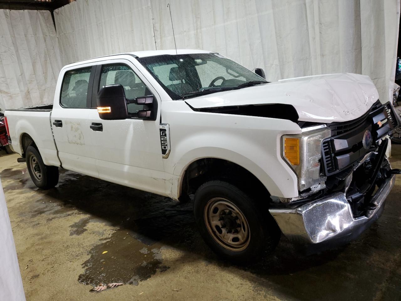 2017 Ford F250 Super Duty - Image 4