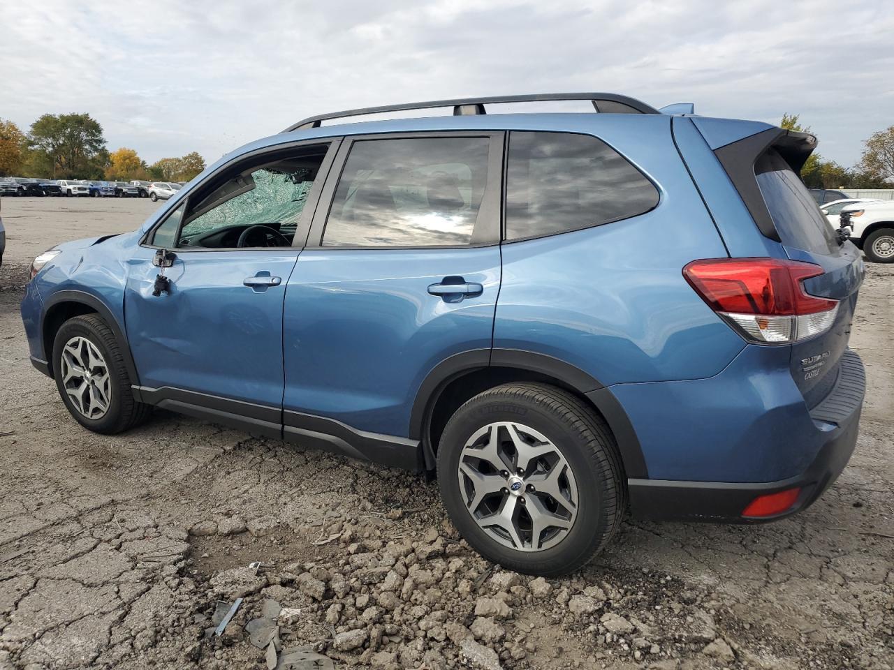 2020 Subaru Forester Premium - Фото 2