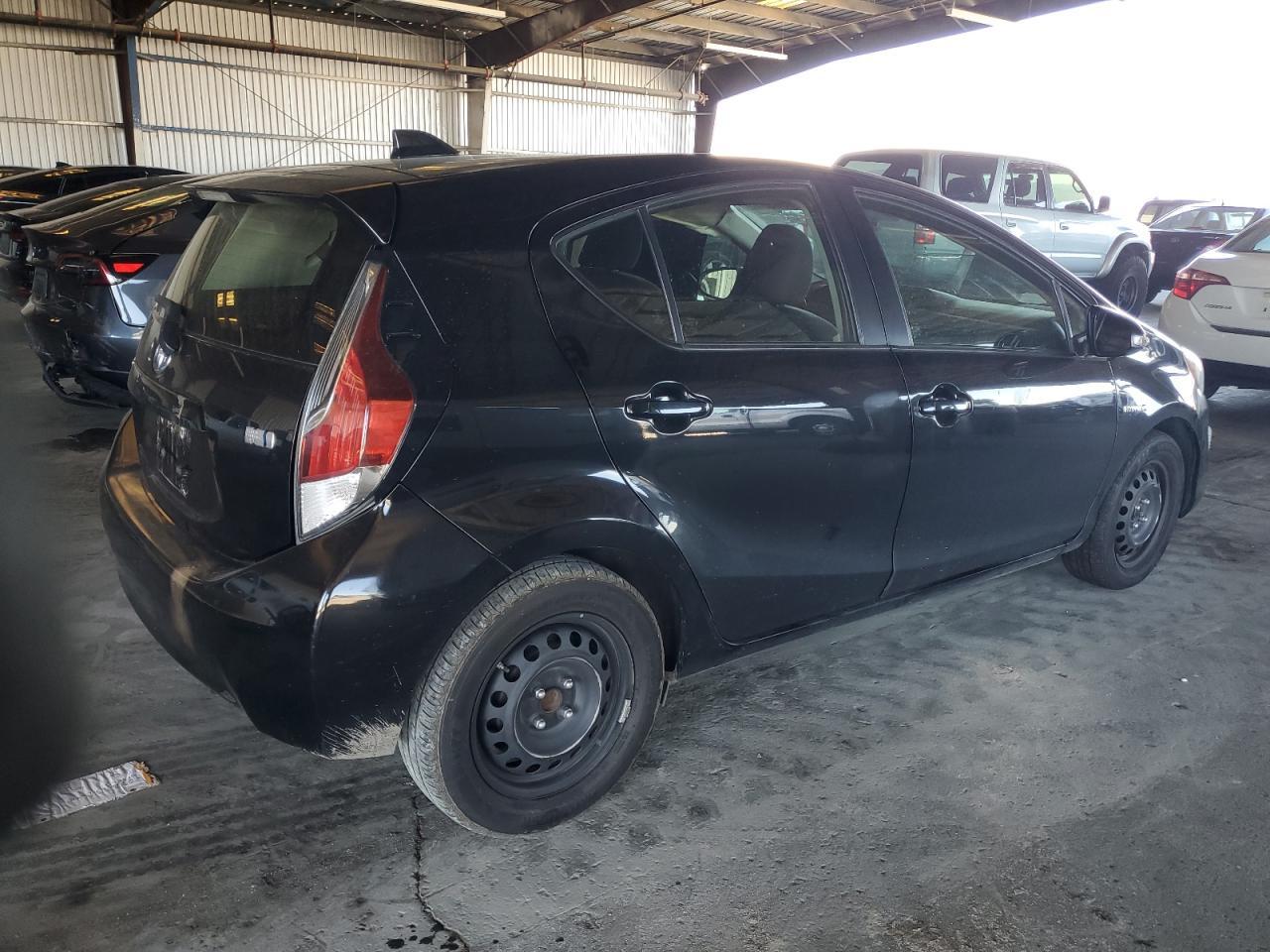 2016 Toyota Prius C - Фото 3