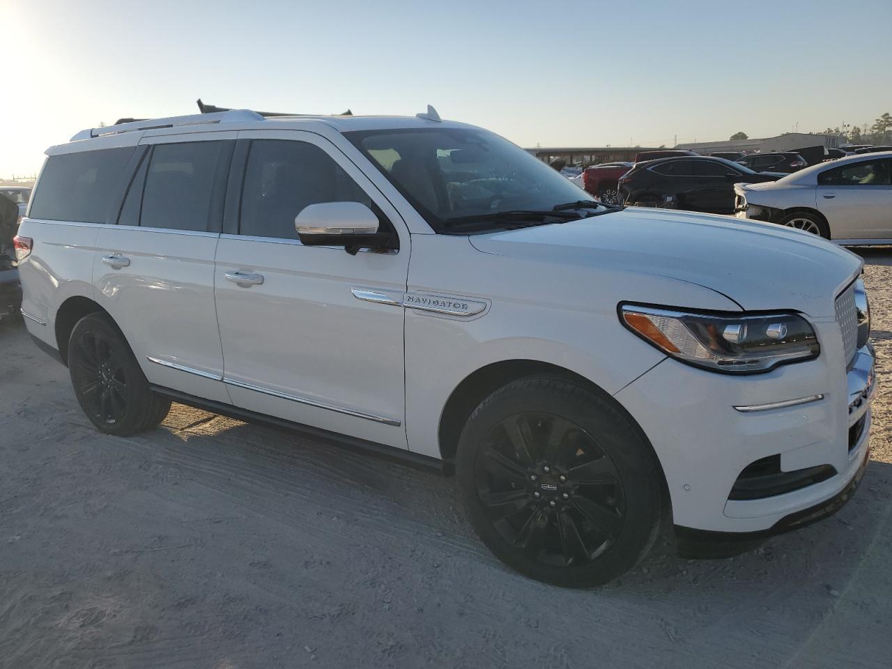 2023 Lincoln Navigator Reserve - Фото 4