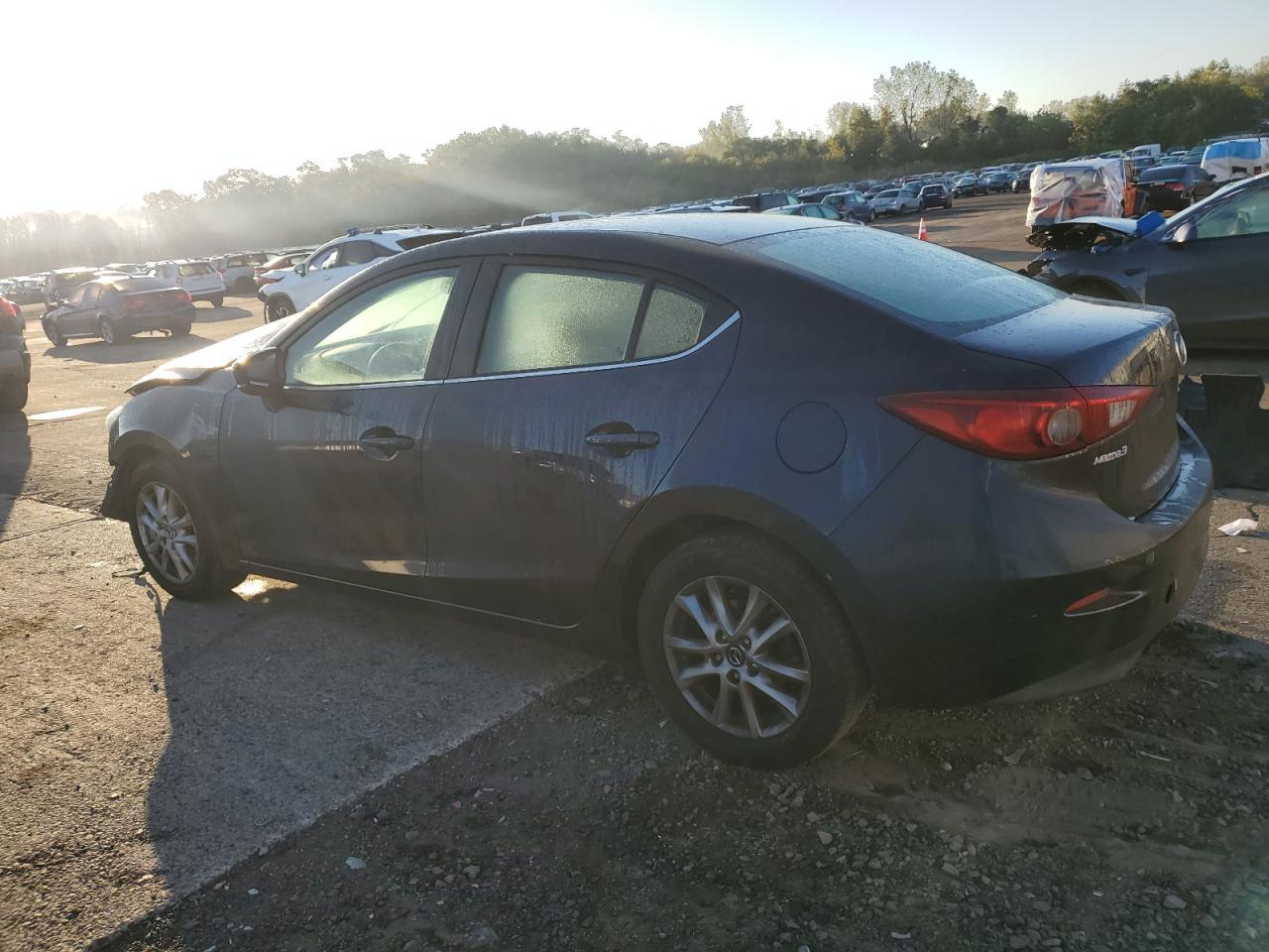 2017 Mazda 3 Sport - Фото 2