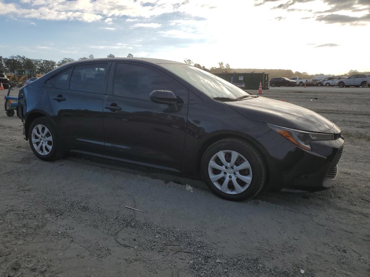 2022 Toyota Corolla Le - Image 4