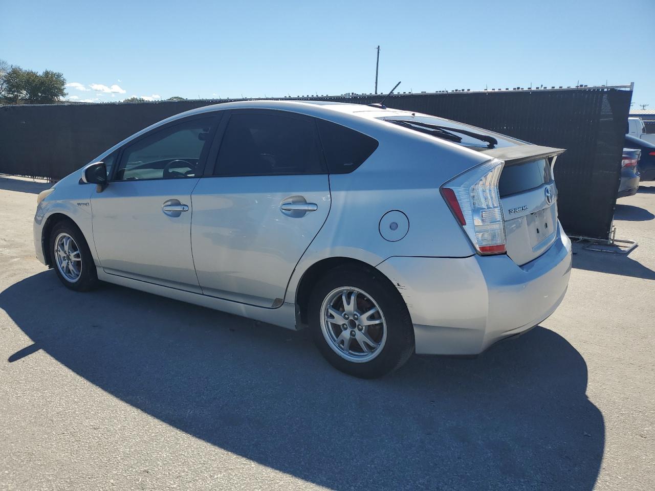 2010 Toyota Prius - Image 2