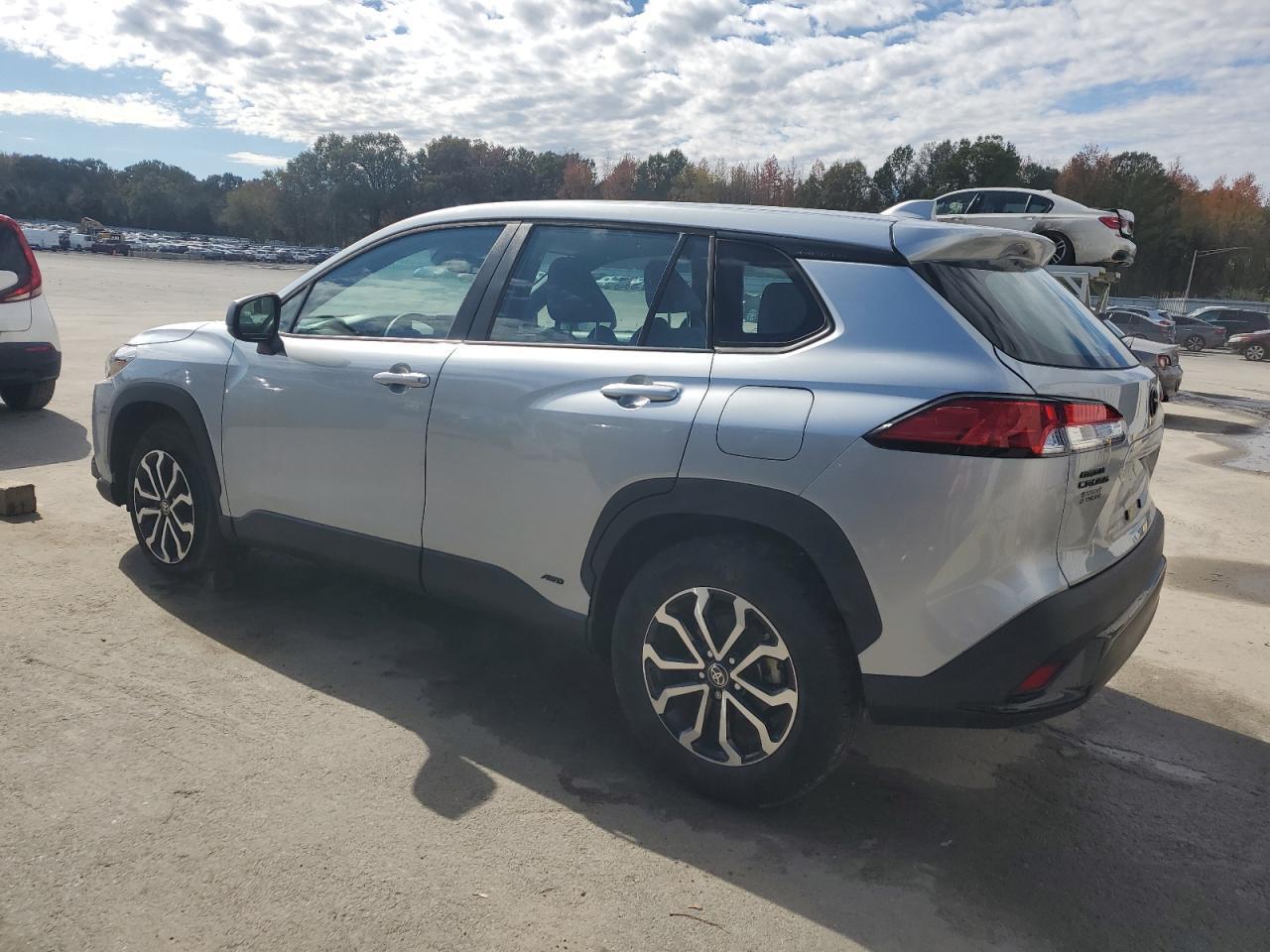 2023 Toyota Corolla Cross Le - Фото 2