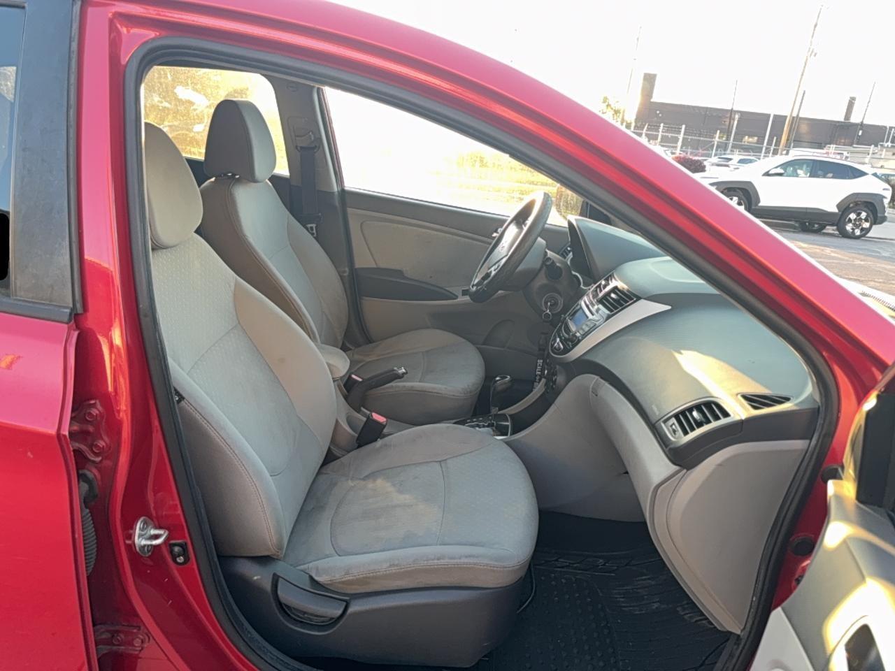 2012 Hyundai Accent Gls - Image 5