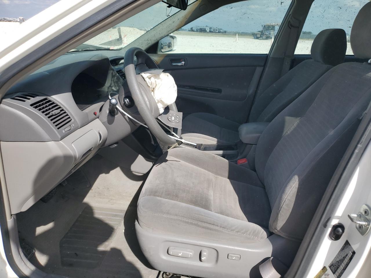 2005 Toyota Camry Le - Image 7