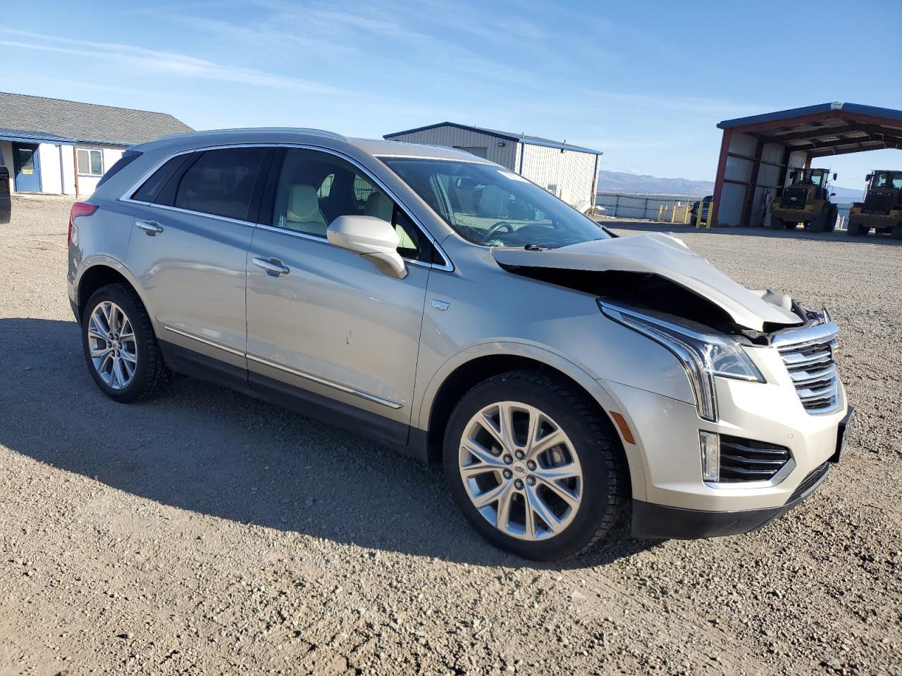 2017 Cadillac Xt5 Luxury - Image 4