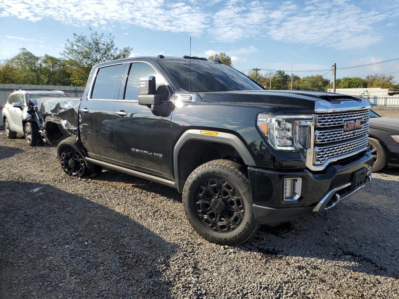 2023 GMC Sierra K2500 Denali - Image 4