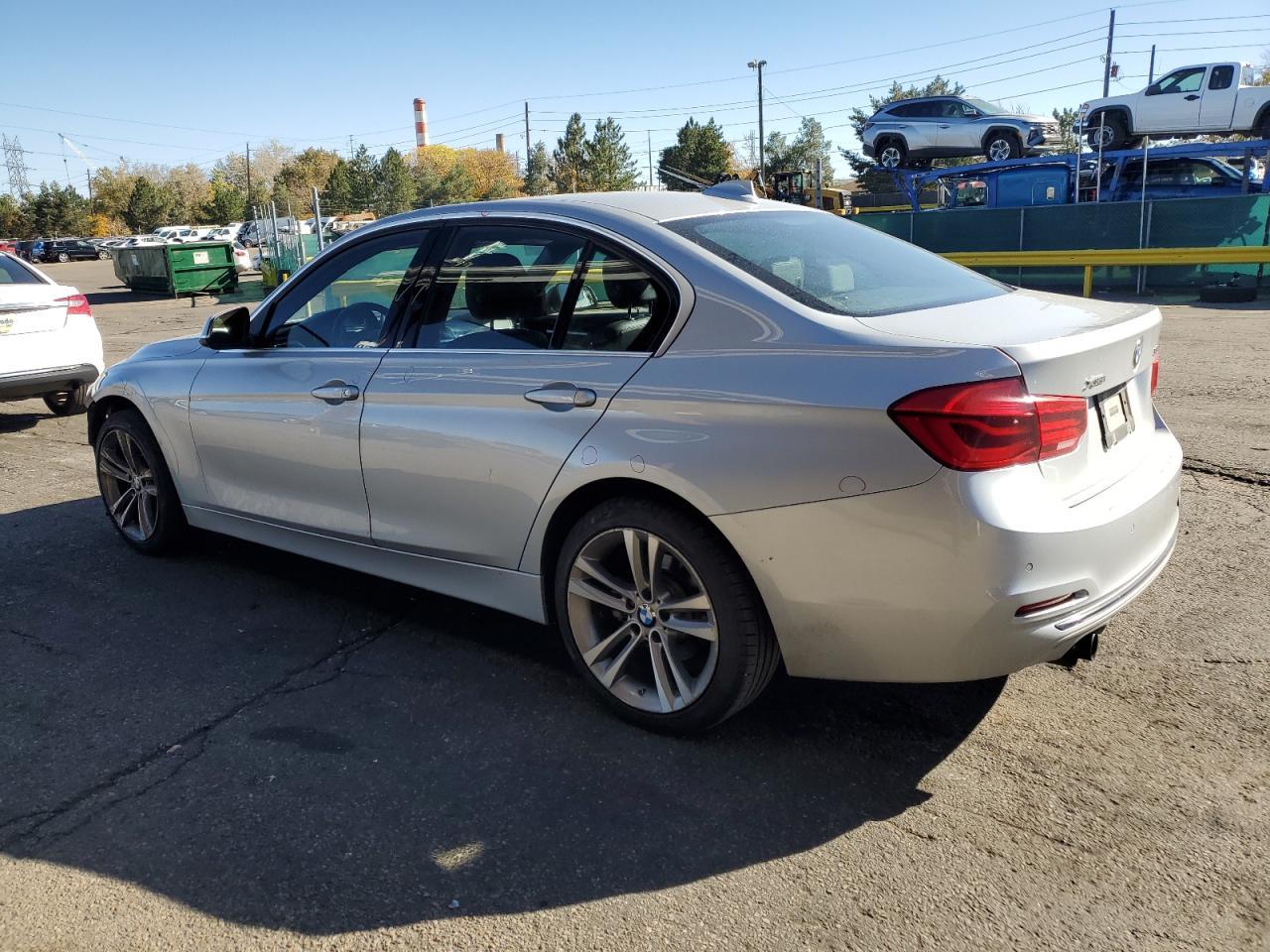 2017 BMW 330 Xi - Фото 2