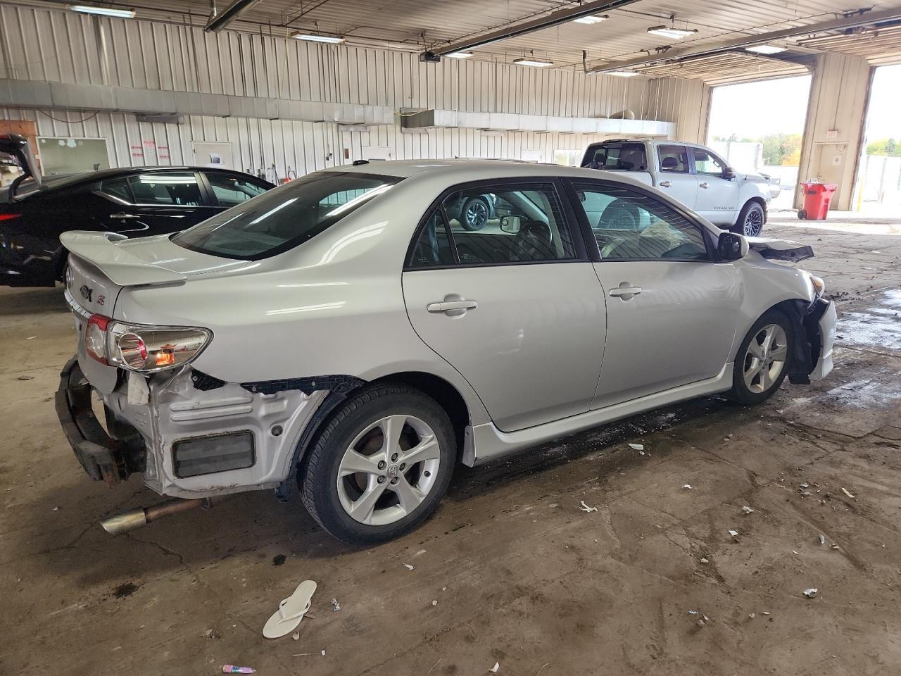 2012 Toyota Corolla Base - Фото 3