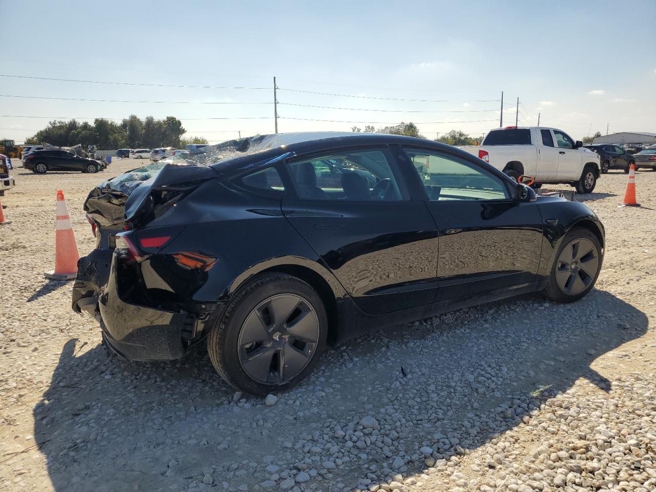 2022 Tesla Model 3 - Фото 3