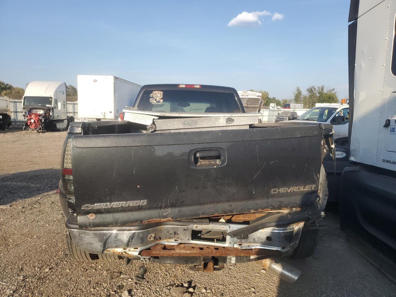 2005 Chevrolet Silverado 3500 Work - Image 6