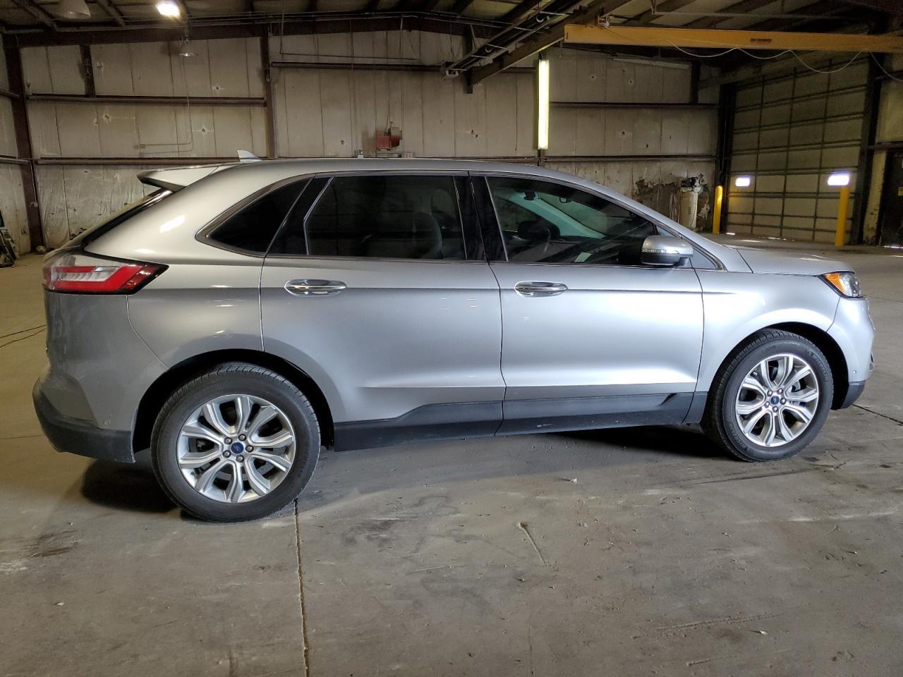 2020 Ford Edge Titanium - Image 3