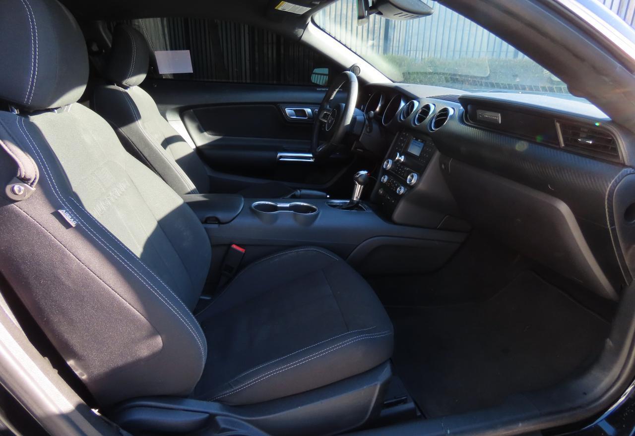 2022 Ford Mustang - Фото 5