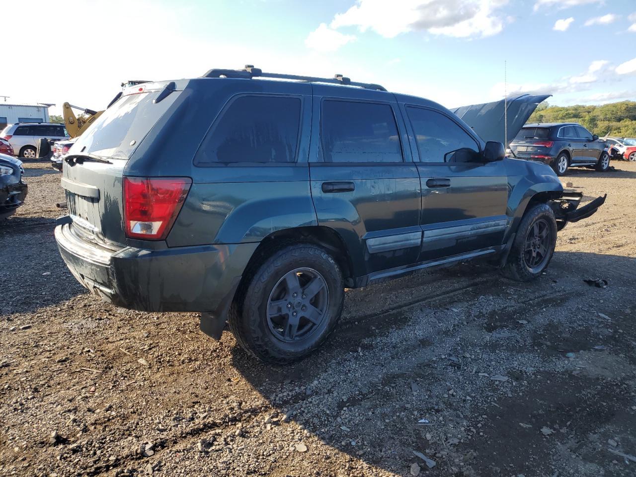 2005 Jeep Grand Cherokee Laredo - Image 3