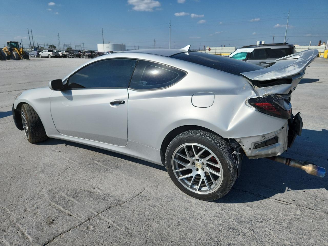 2011 Hyundai Genesis Coupe 2.0T - Фото 2
