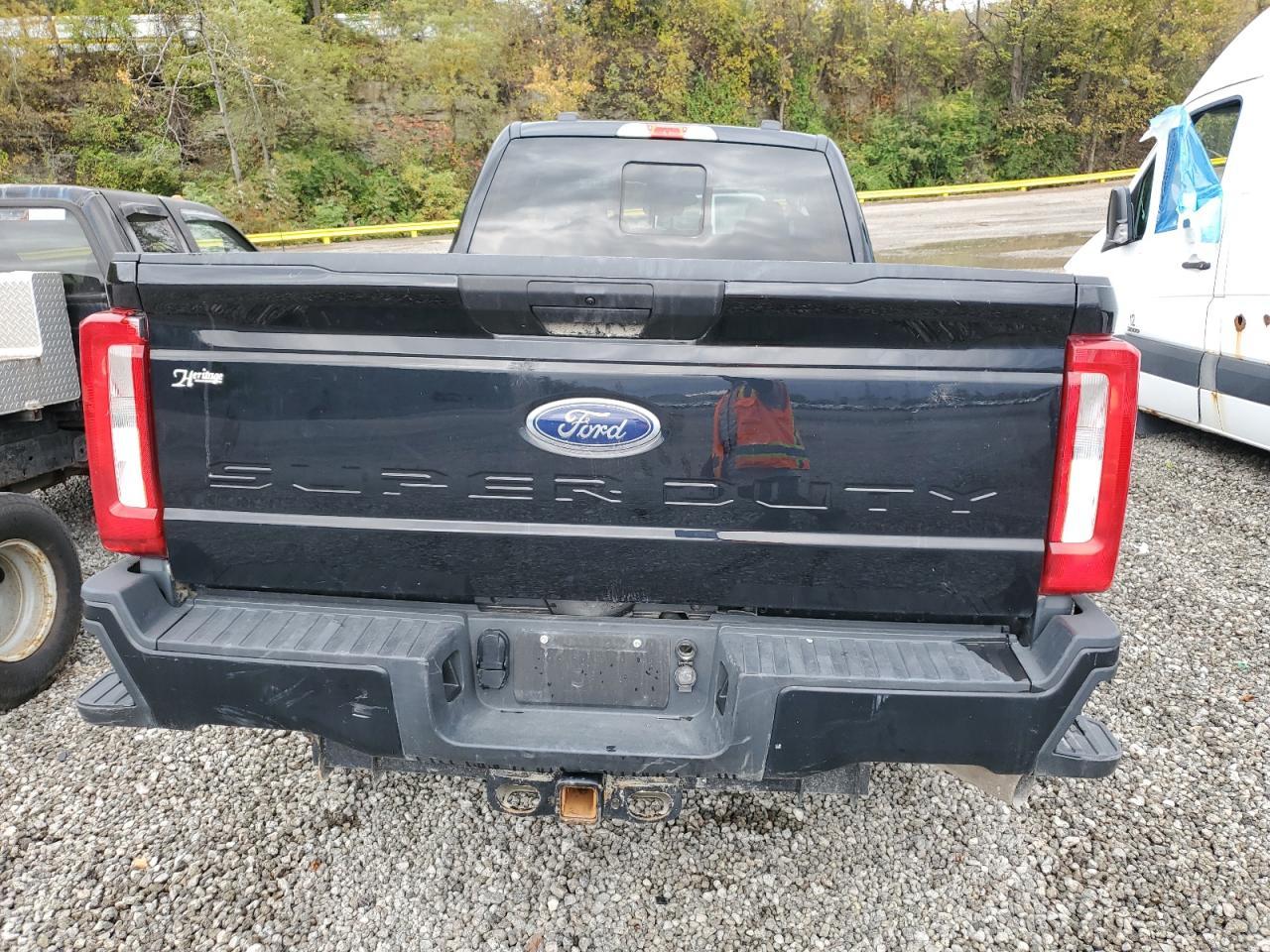 2024 Ford F350 Super Duty - Image 6