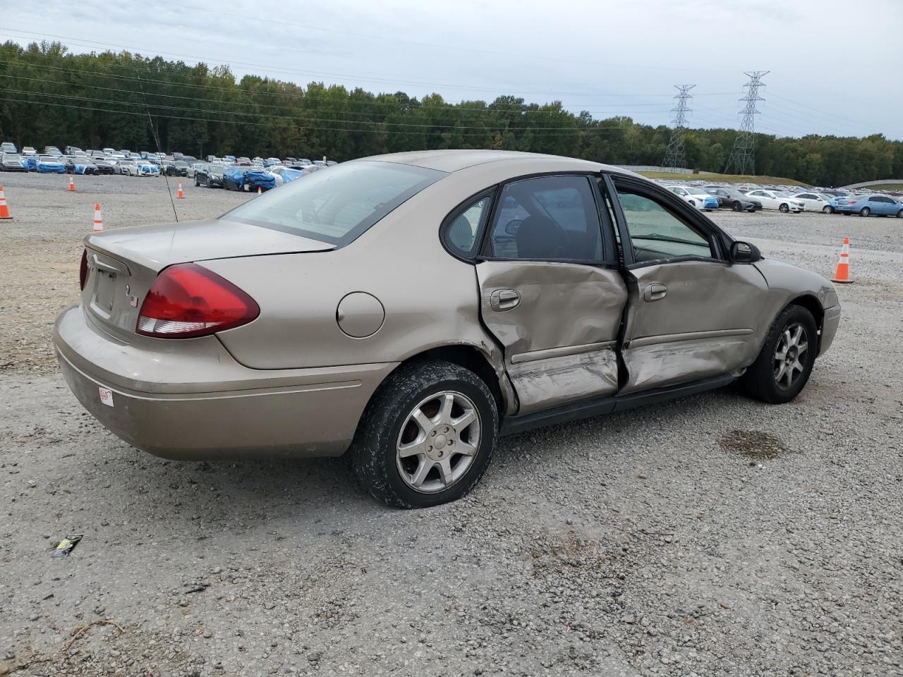 2005 Ford Taurus Se - Image 3