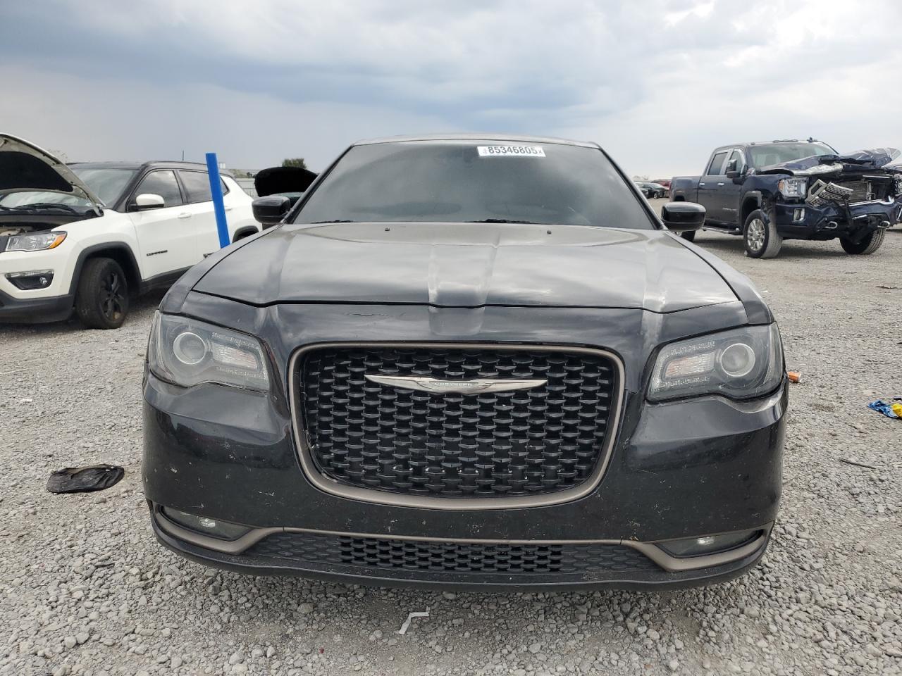 2018 Chrysler 300 S - Image 5