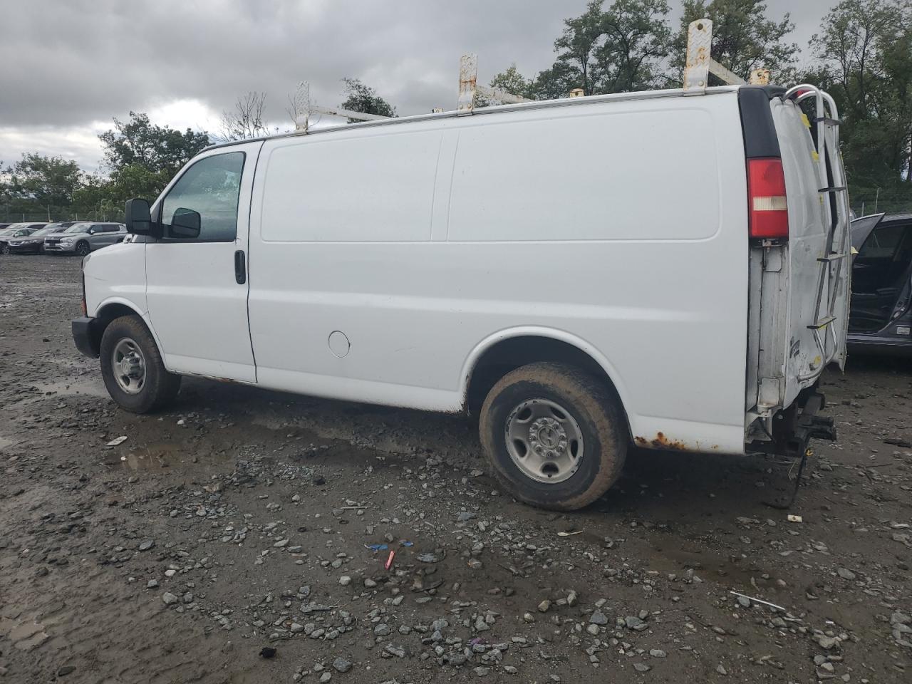 2012 Chevrolet Express G2500 - Фото 2