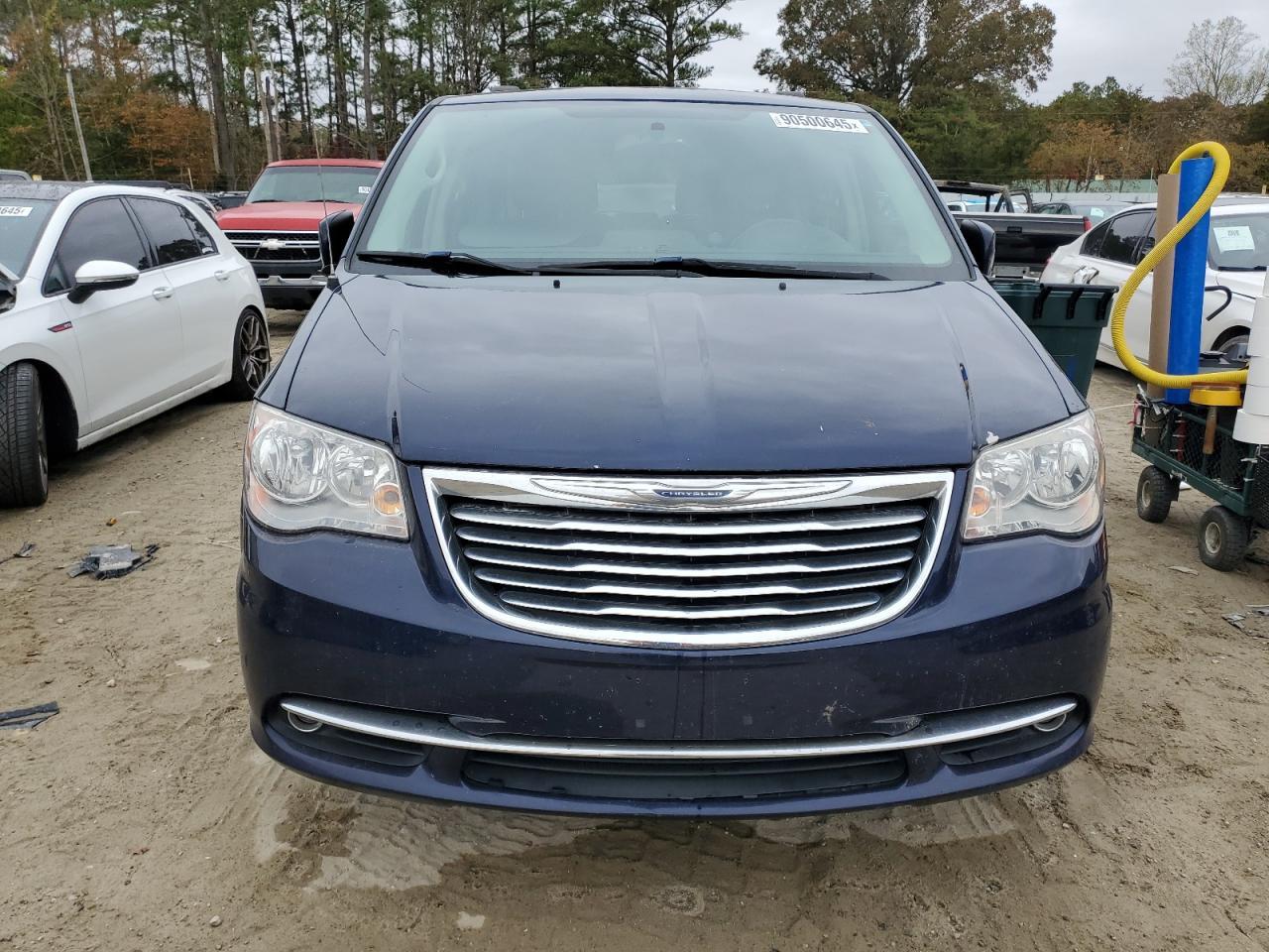 2016 Chrysler Town & Country Touring - Image 5