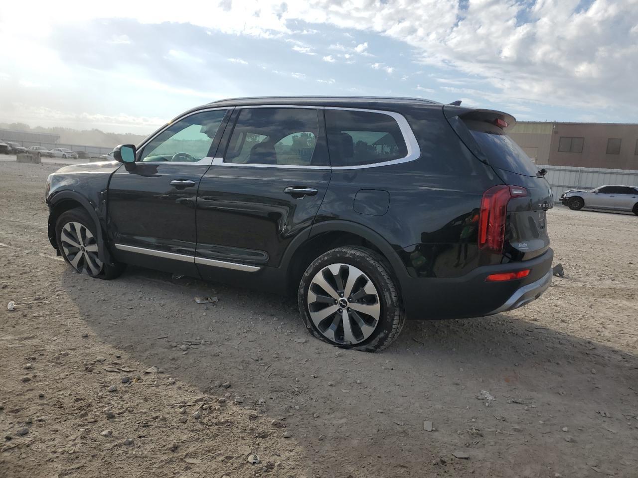 2022 Kia Telluride S - Фото 2