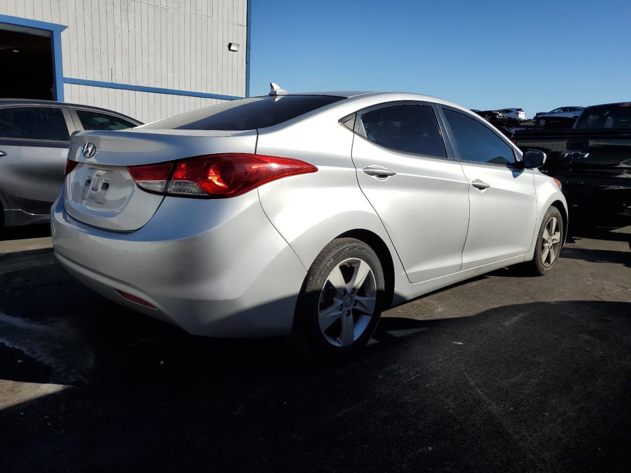 2011 Hyundai Elantra Gls - Image 3