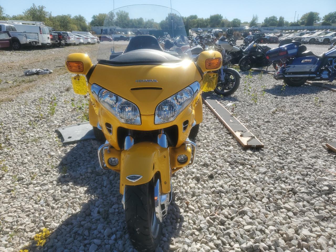 2010 Honda Gl1800 - Image 2