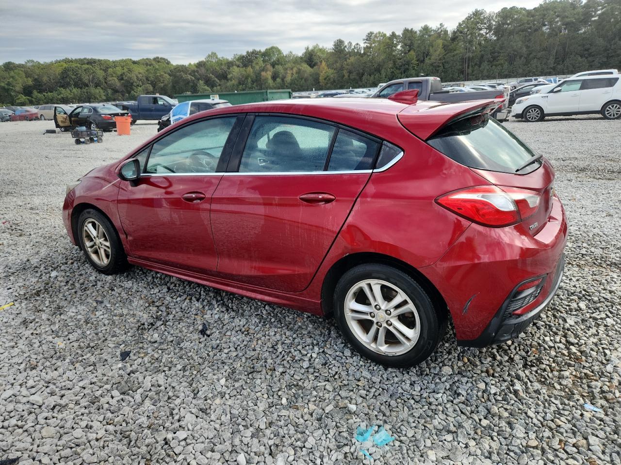 2017 Chevrolet Cruze Lt - Image 2