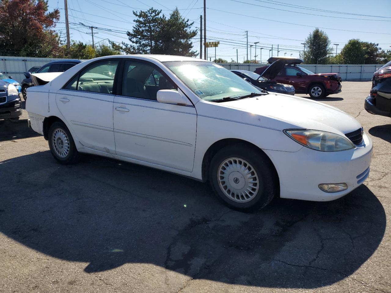 2002 Toyota Camry Le - Фото 4