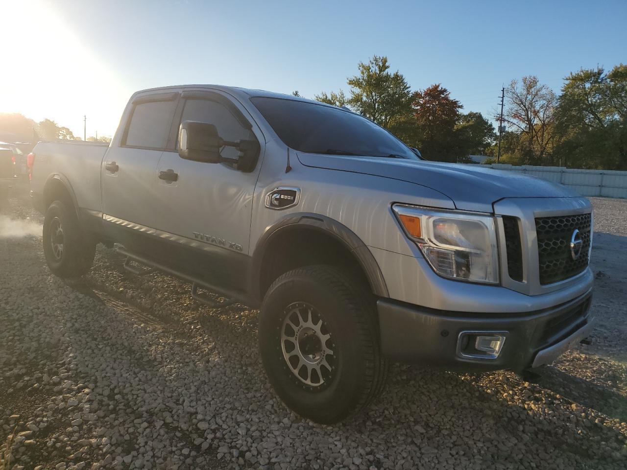 2017 Nissan Titan Xd Sl - Фото 4